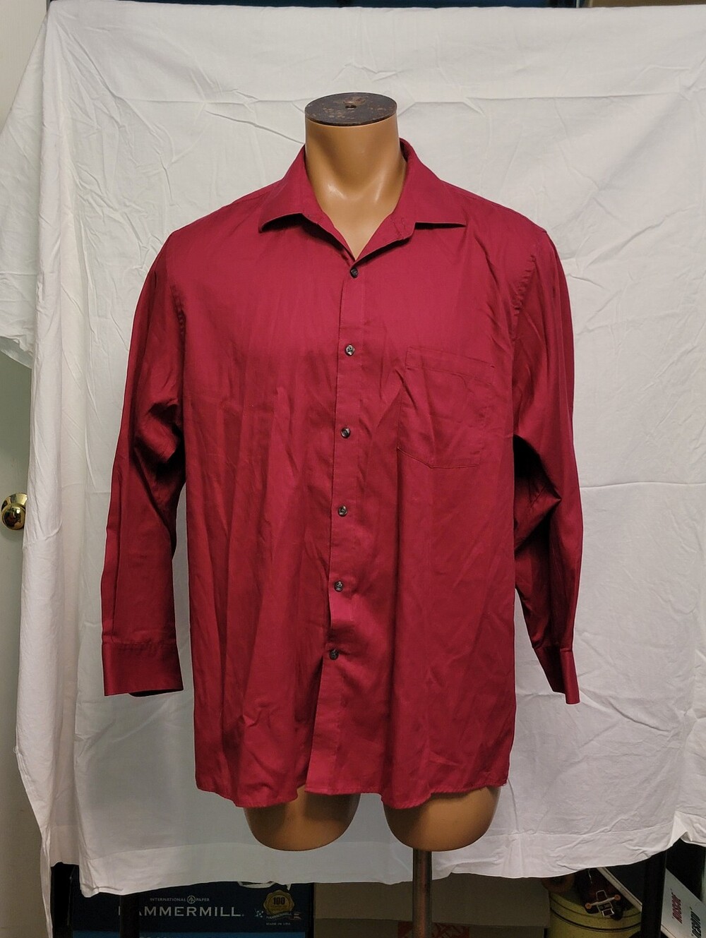 Van Heusen Men's Long-Sleeve Button-Up Shirt in Deep Red